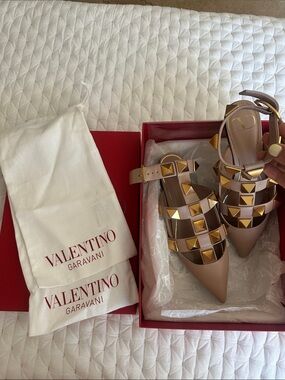 Valentino Garavani Pink Beige Pointed Rockstud Slingback Heels